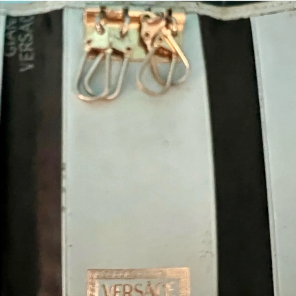 Versace Vintage Light Blue Ostrich Key Holder with Gold Medusa - Picture 4 of 5